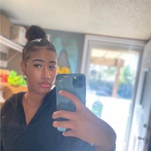 Meet your Posher, Kay